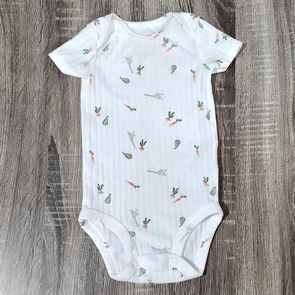 Carter's Ribbed White Onesie With Carrots Print (3-6M) Infant Baby